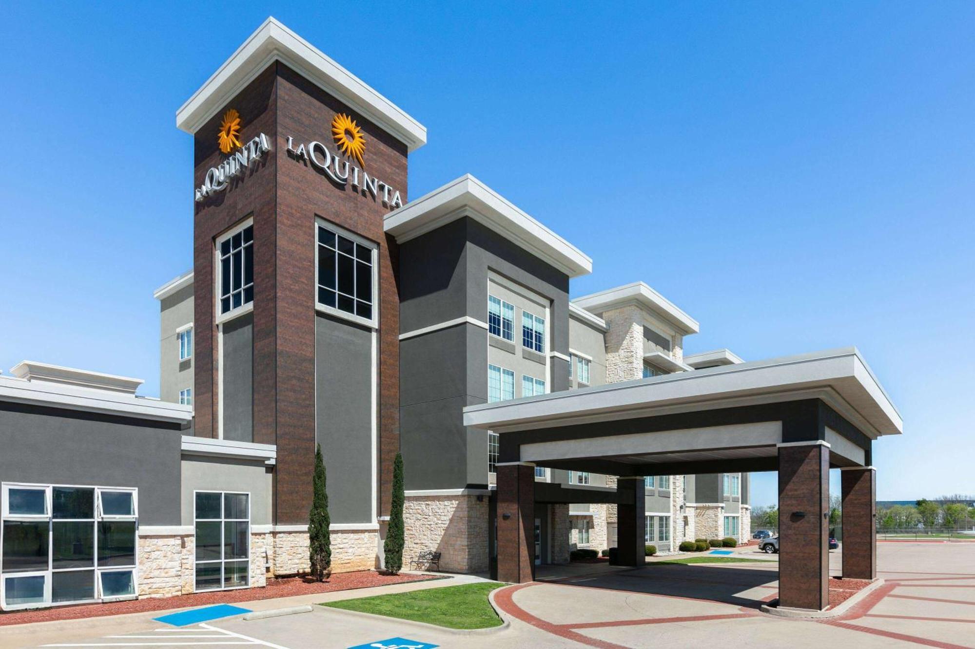 La Quinta Inn & Suites By Wyndham Ft Worth-Burleson Exterior foto
